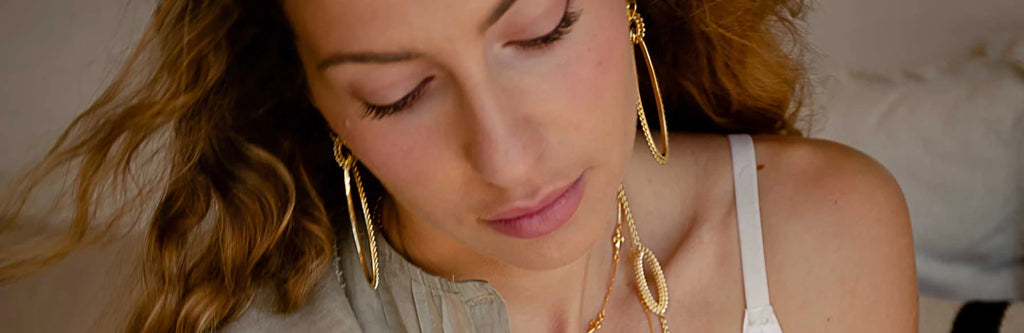 woman wearing gold etrusca