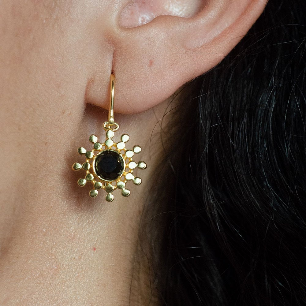 rising sun lack onyx earring azuni